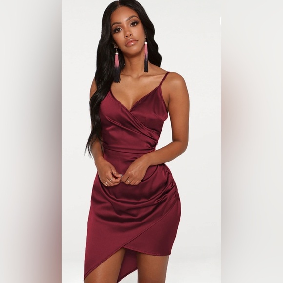 Pretty Little Thing | New shape burgundy wrap dress Women’s size 4 hourglass - Picture 3 of 9